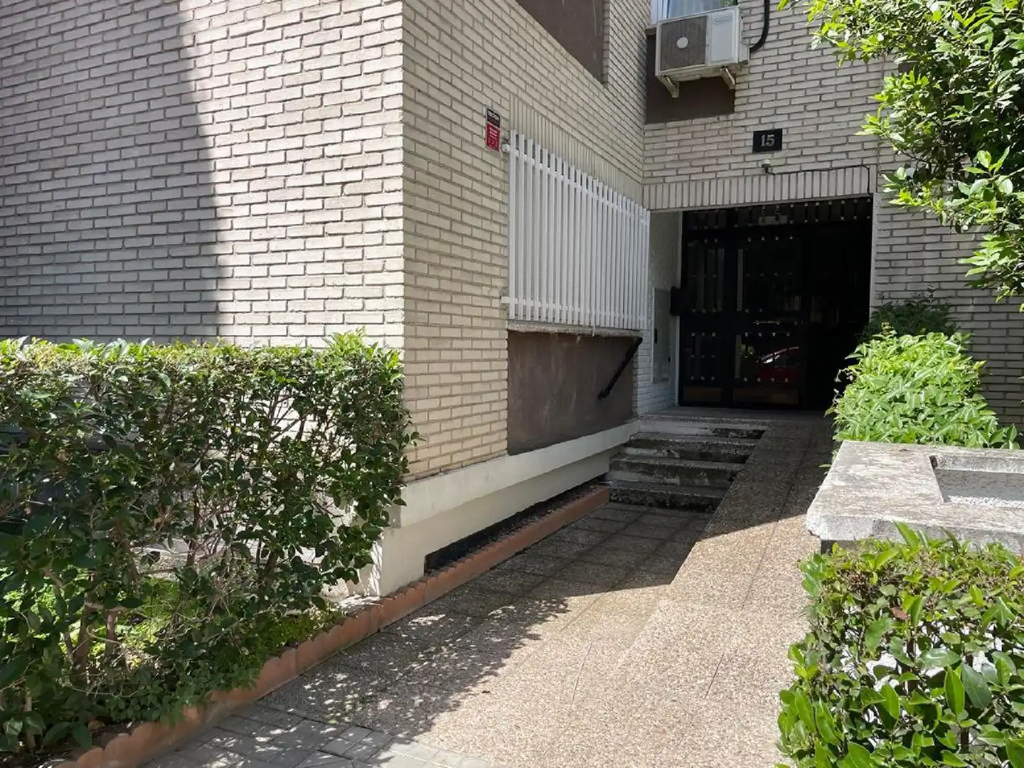 Vista exterior de Piso en venta en Madrid
