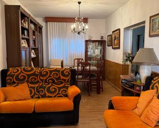 Sala d'estar de Casa adosada en venda en Alcázar de San Juan amb Calefacció