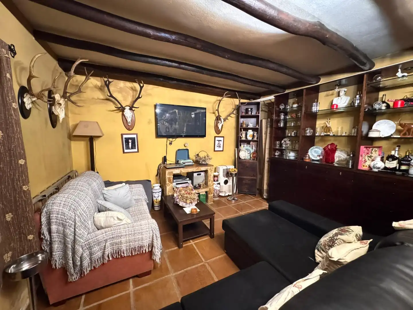 Sala de estar de Finca rústica en venta en Villanueva del Trabuco con Jardín privado, Trastero y Piscina