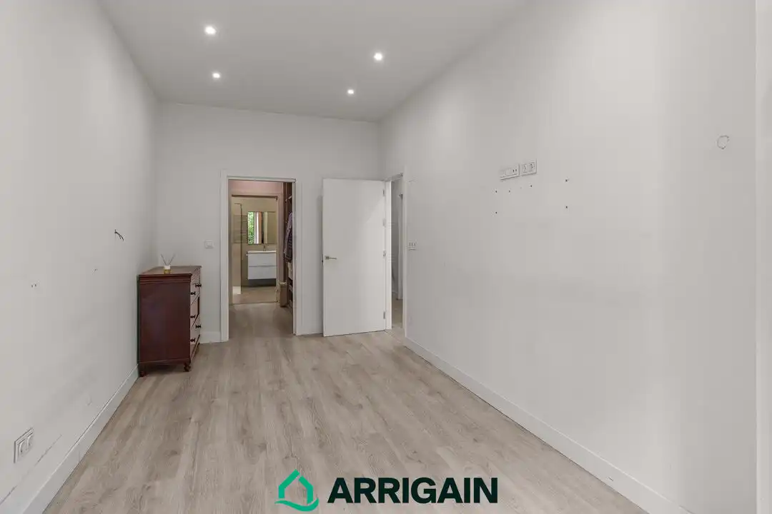 Habitación de Piso en venta en Donostia - San Sebastián  con Calefacción, Terraza y Trastero