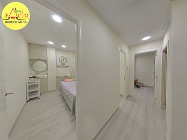 Locale commerciale in cessione a Centre - Barri Vell