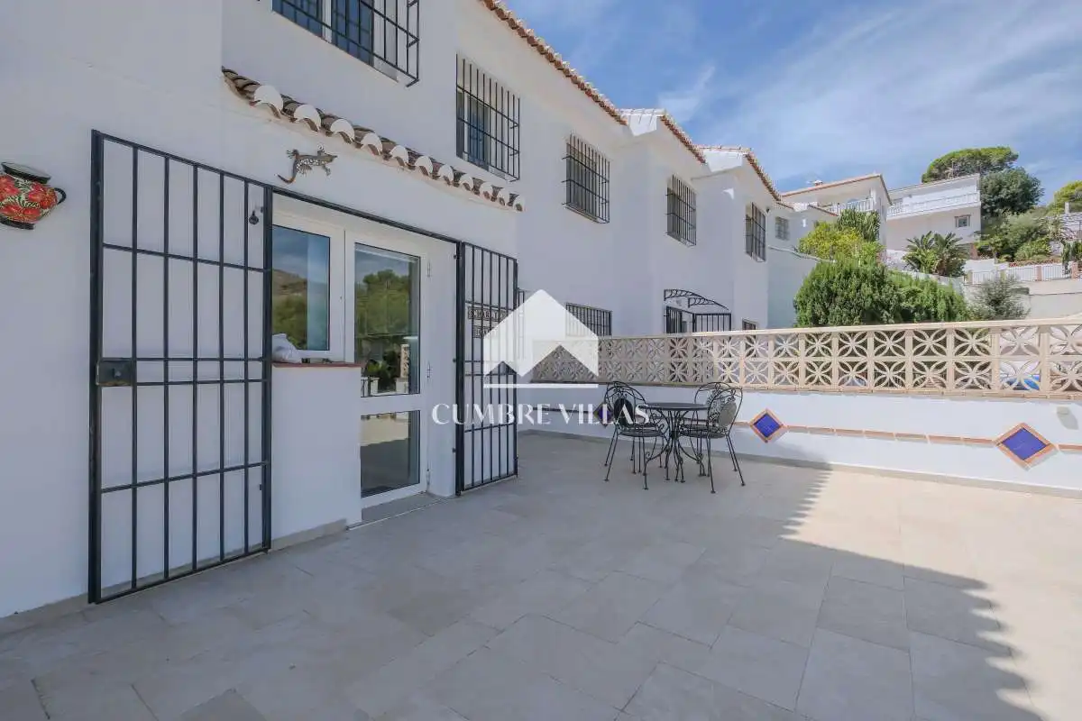 Exterior view of Houses for sale in Almuñécar