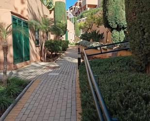 Vista exterior de Pis de lloguer en Marbella amb Jardí privat, Terrassa i Piscina comunitària