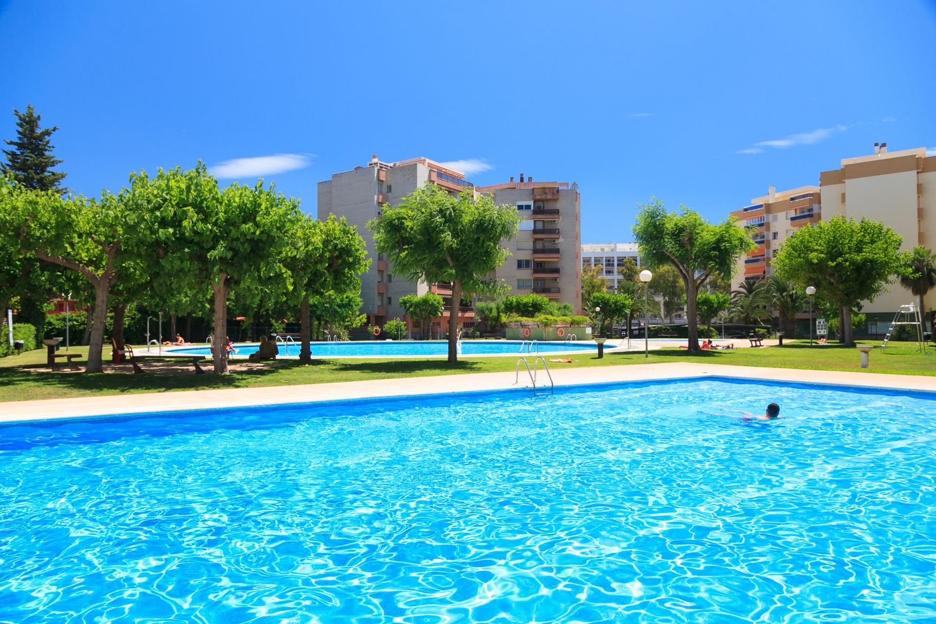 Piscina de Apartament en venda en Salou amb Calefacció, Jardí privat i Terrassa