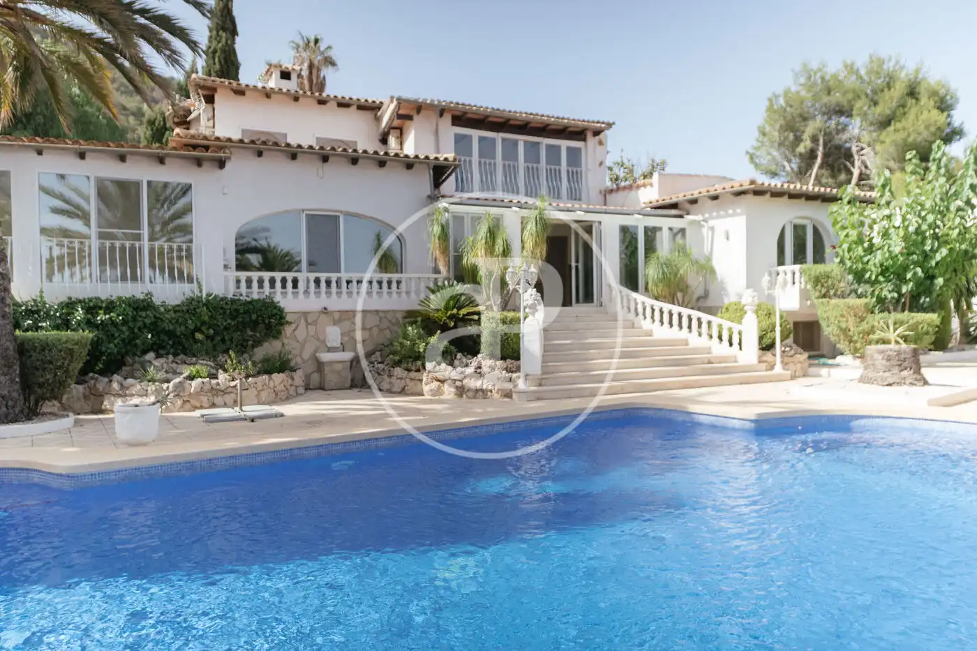 Außenansicht von Haus oder Chalet zum Verkauf in Calpe / Calp mit Klimaanlage, Heizung und Privatgarten