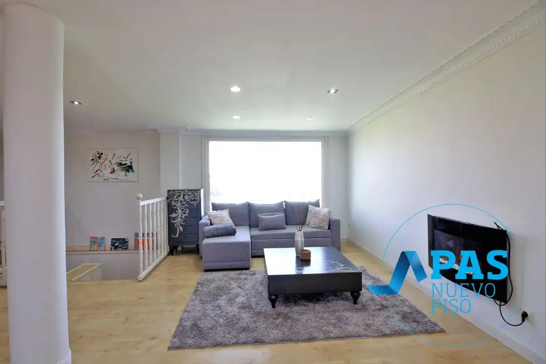 Living room of Houses for sale in Santander  with Heating, Private garden and Terrace