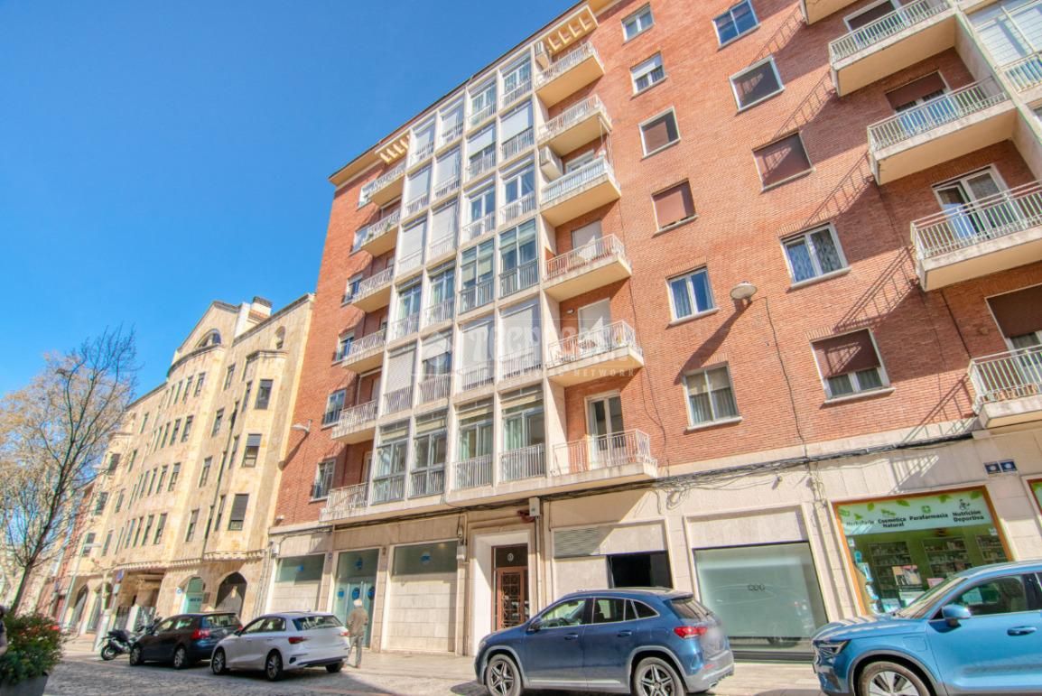 Vista exterior de Pis en venda en Valladolid Capital amb Calefacció, Parquet i Traster