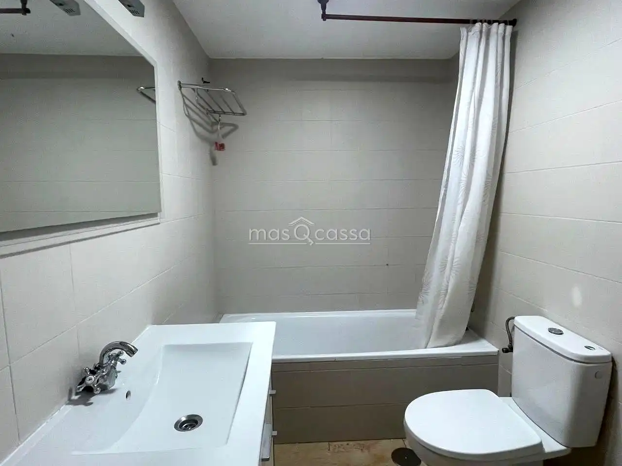 Bathroom of Flat for rent in La Línea de la Concepción  with Furnished