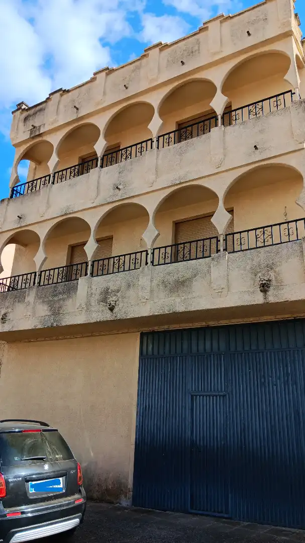 Vista exterior de Casa o xalet en venda en El Bodón  amb Moblat, Forn i Rentadora