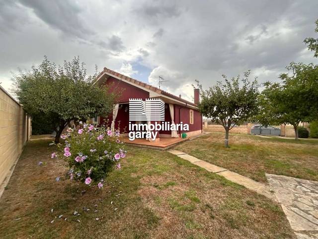 Casa-chalet en Venta en Medina de Pomar