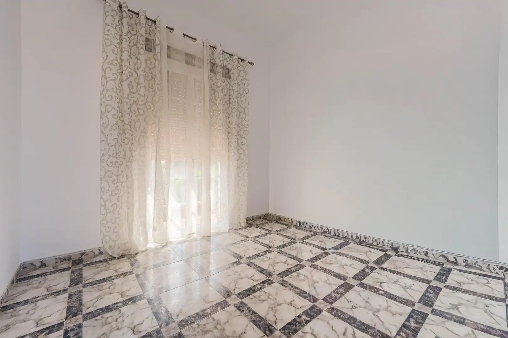Habitación de Casa adosada en venta en Benacazón