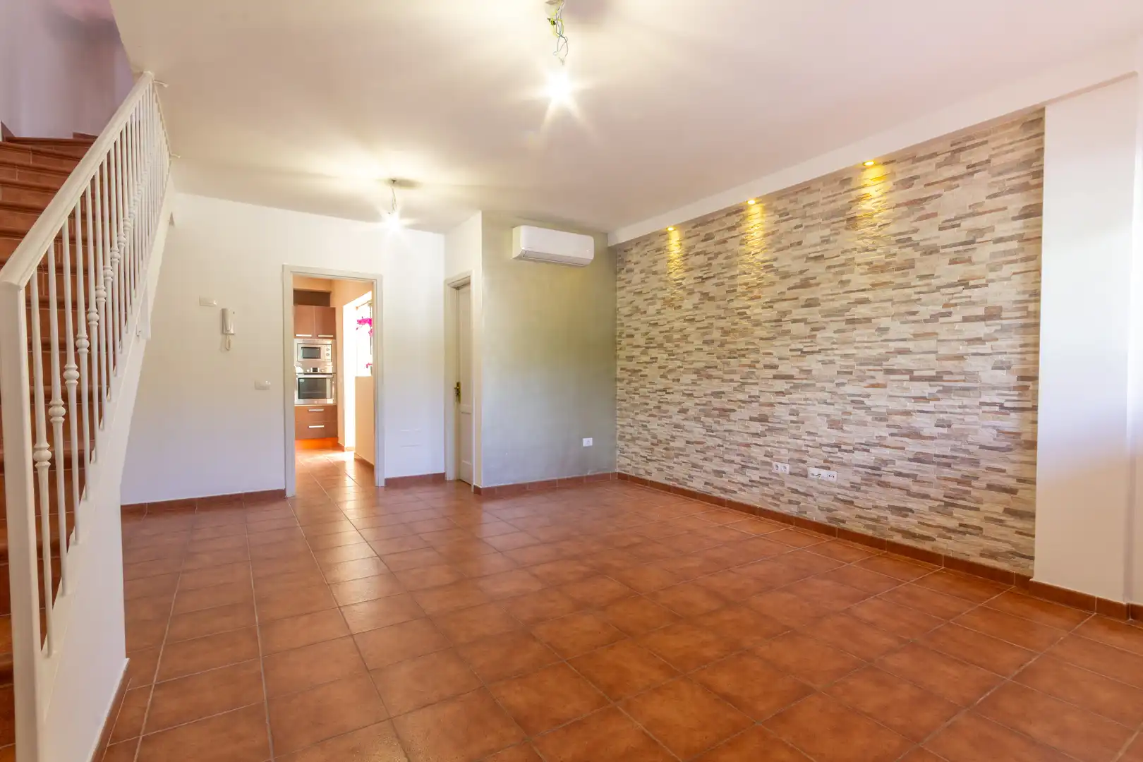 Casa amb terrassa en venda a Calle Amagro, imagen 3