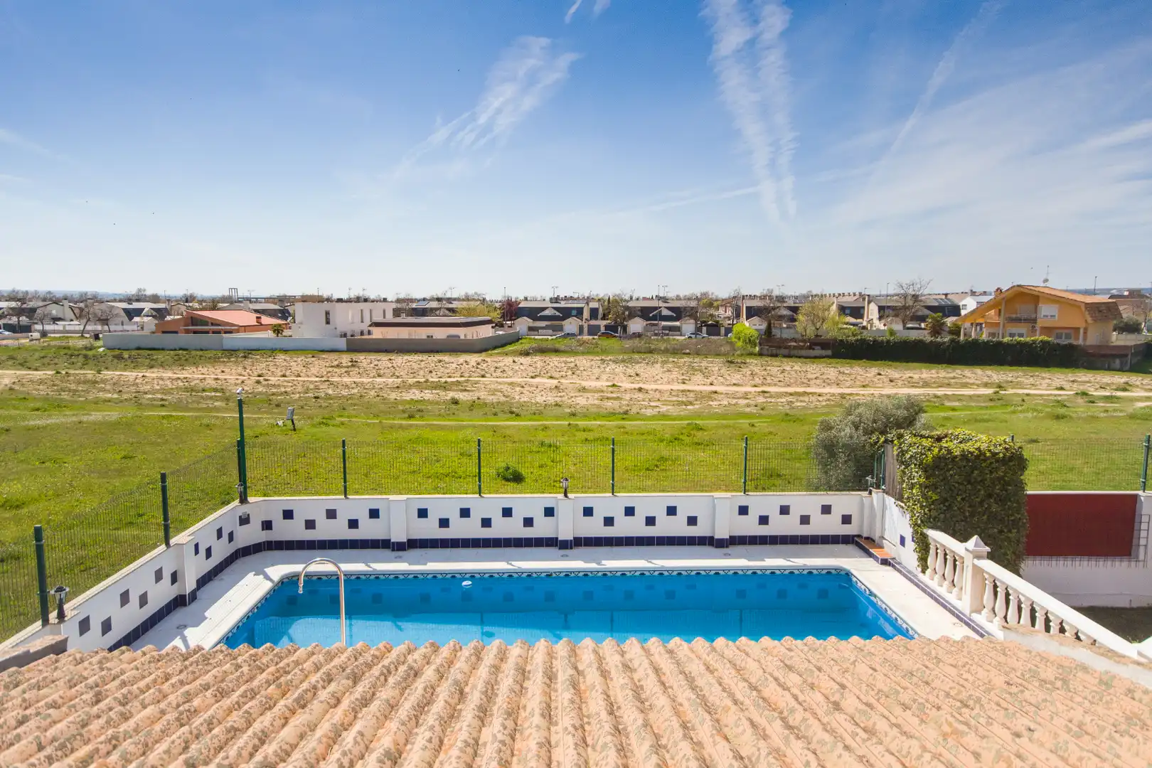 Swimming pool of Houses for sale in Aranjuez  with Air Conditioner, Heating and Private garden