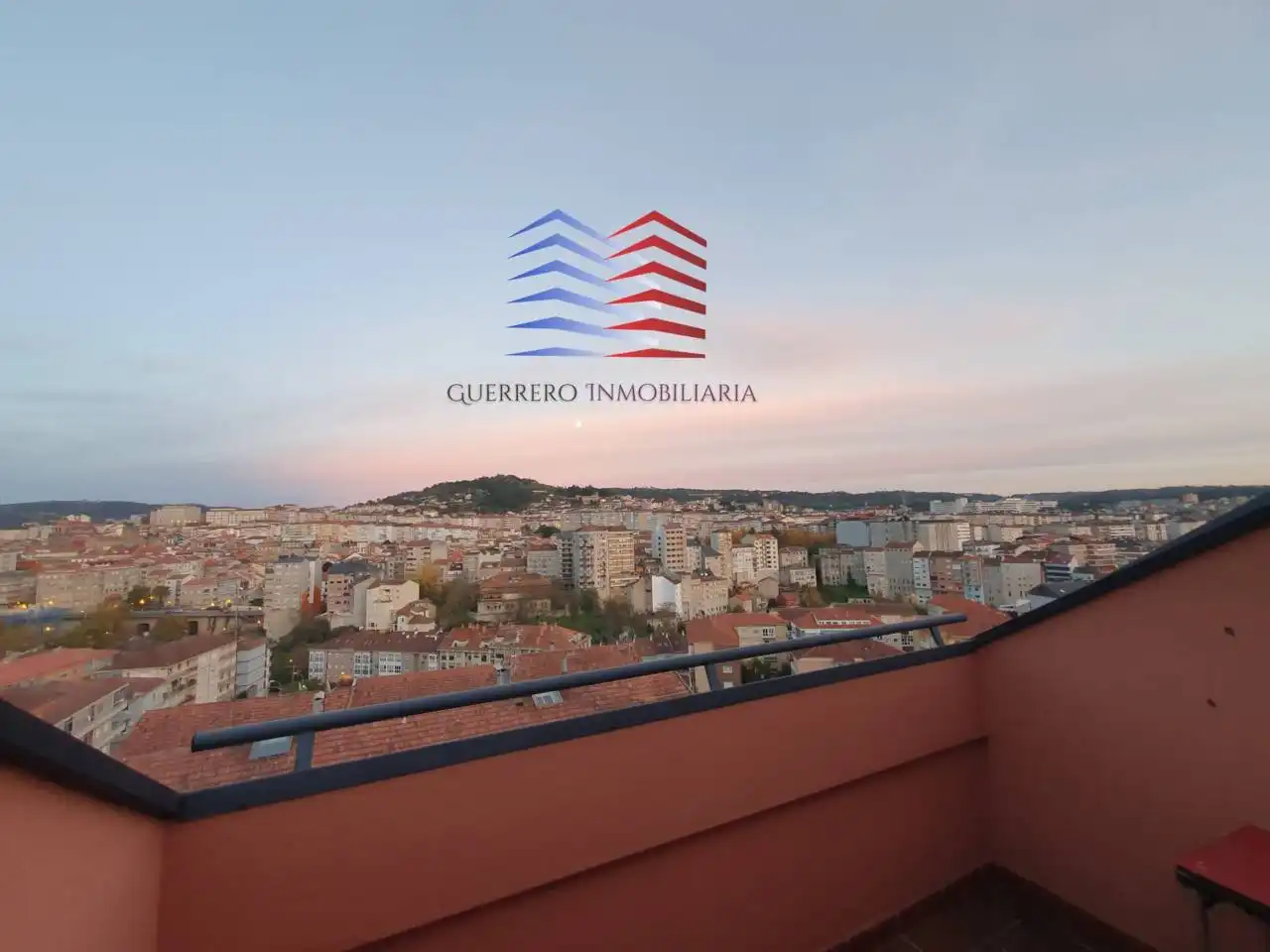 Außenansicht von Wohnung zur Miete in Ourense Capital  mit Heizung, Parkett und Terrasse
