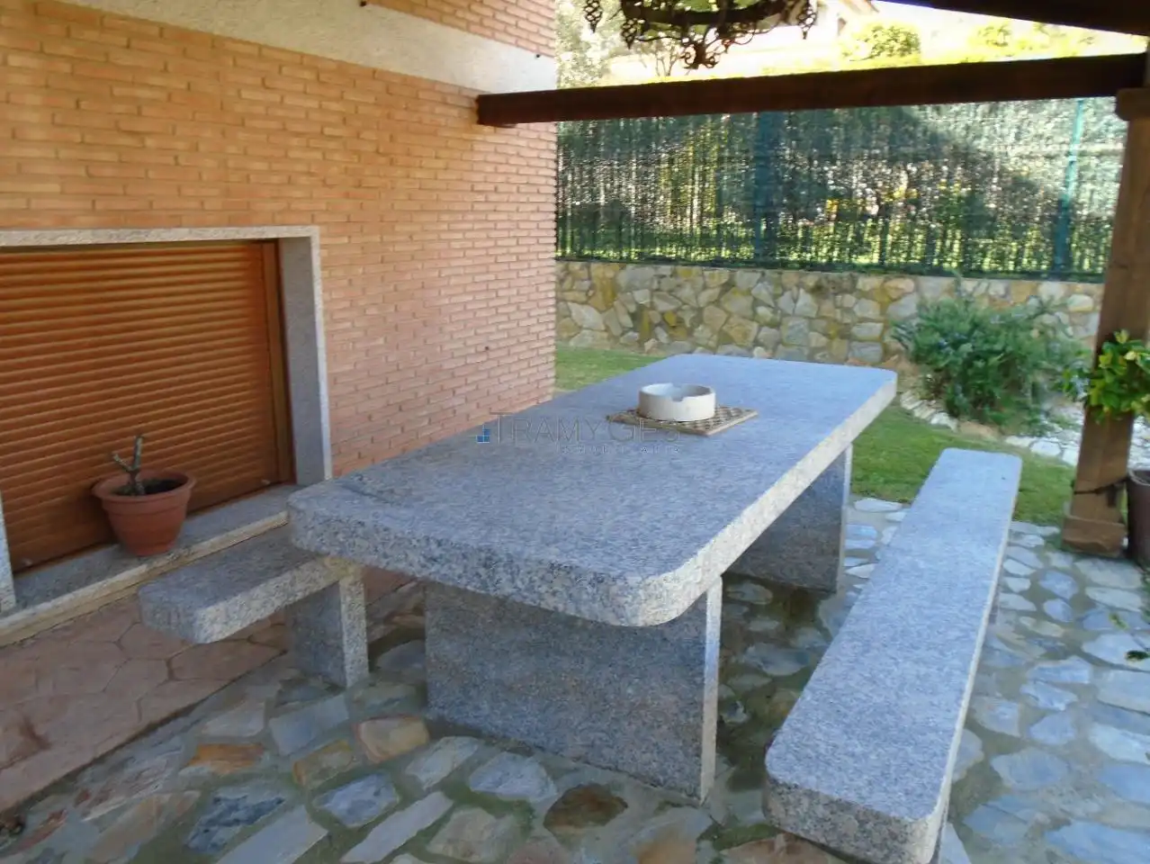 Terrassa de Casa o xalet en venda en A Guarda   amb Calefacció, Jardí privat i Parquet