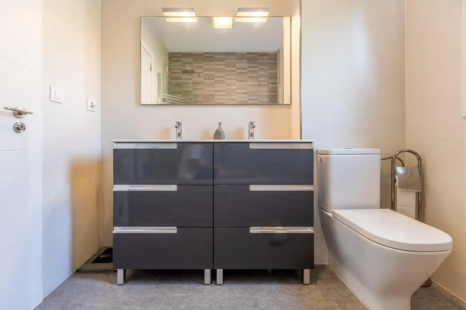 Bathroom of Flat for sale in Oleiros  with Storage room