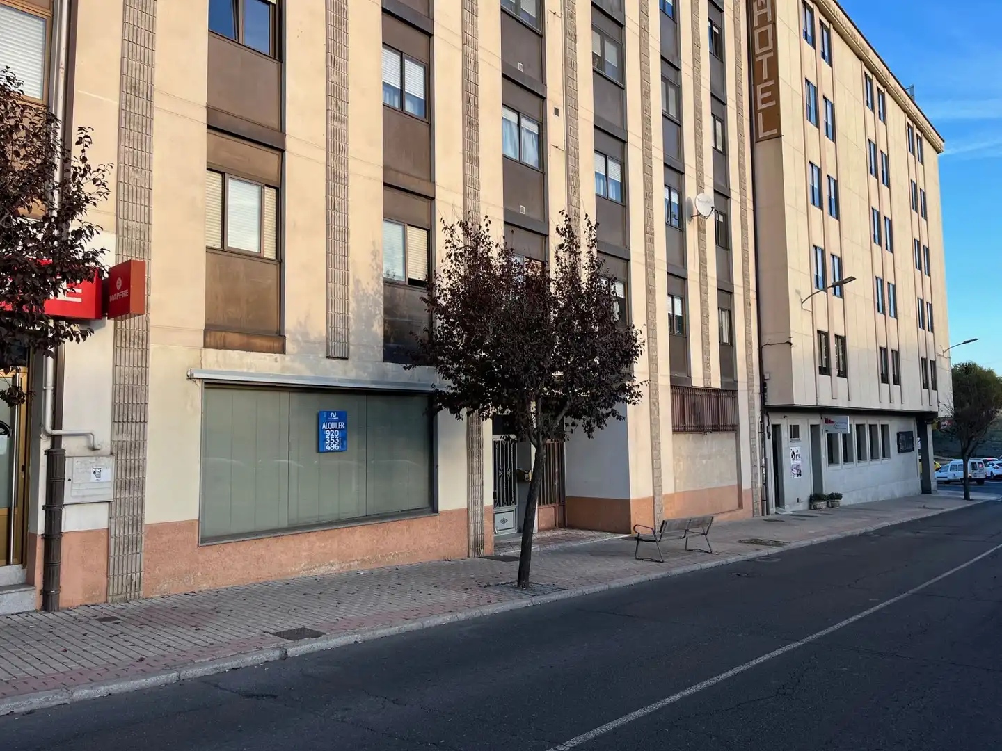 Vista exterior de Local de alquiler en Ávila