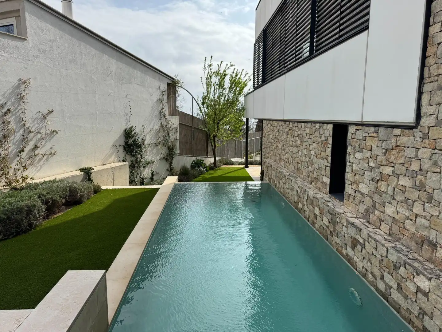 Piscina de Casa o chalet en venta en Barcelona con Aire acondicionado, Calefacción y Jardín privado