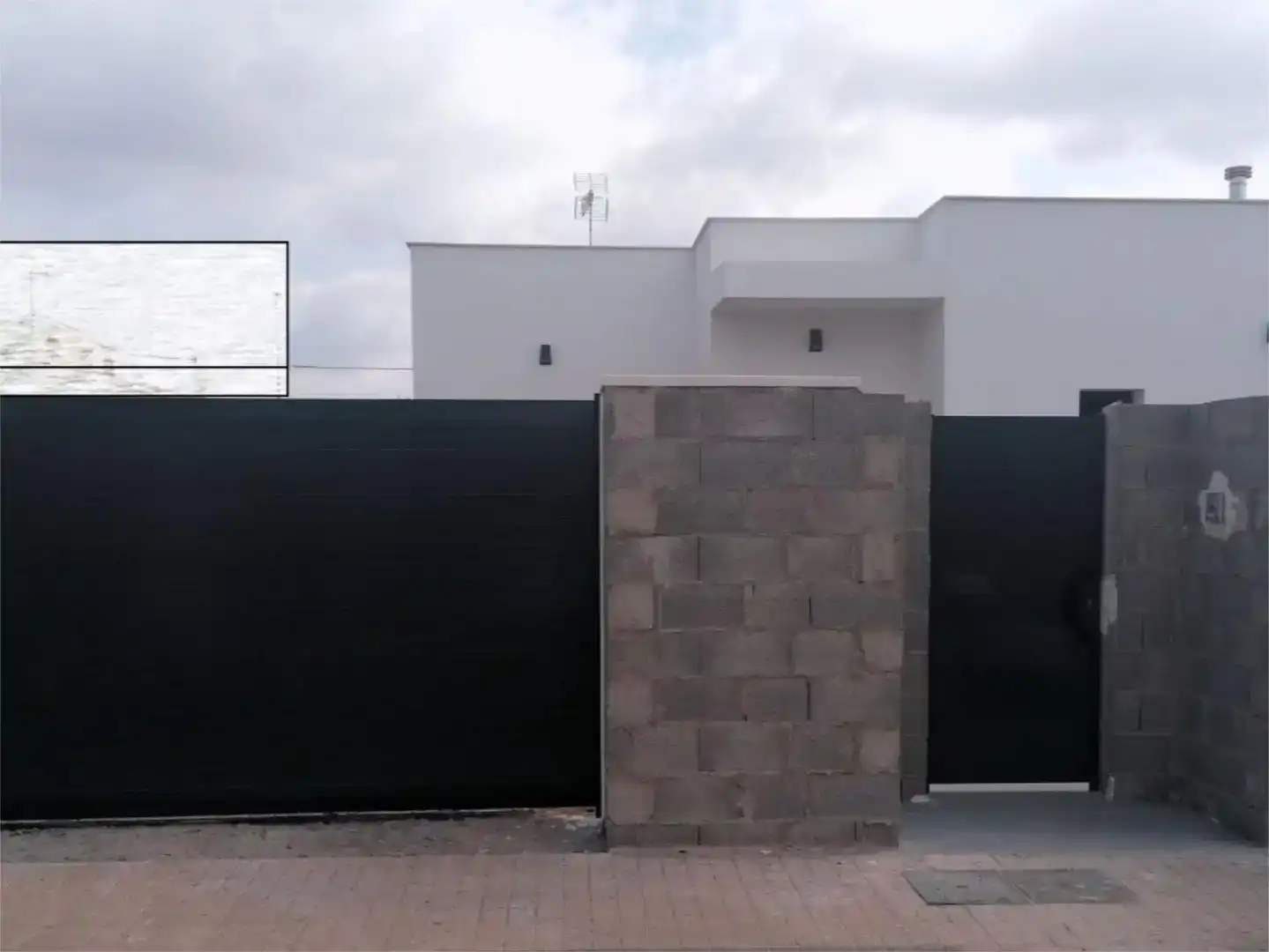 Vista exterior de Piso en venta en Vila-real con Aire acondicionado, Jardín privado y Trastero