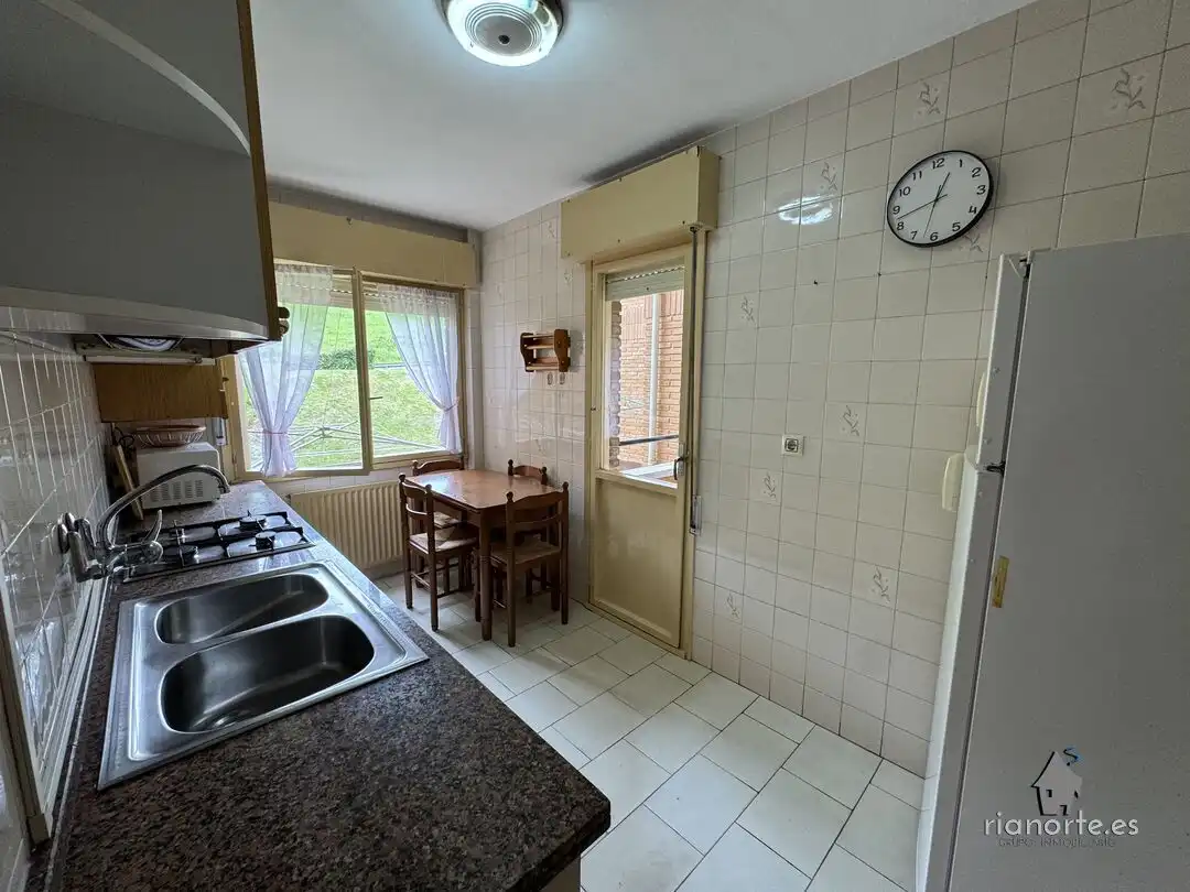 Cocina de Piso en venta en Ribadesella con Calefacción