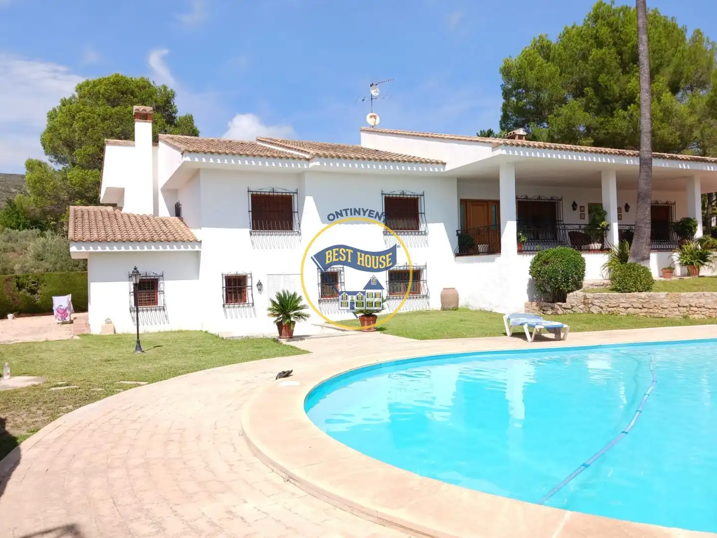Vista exterior de Casa o chalet en venta en Ontinyent con Aire acondicionado, Calefacción y Jardín privado