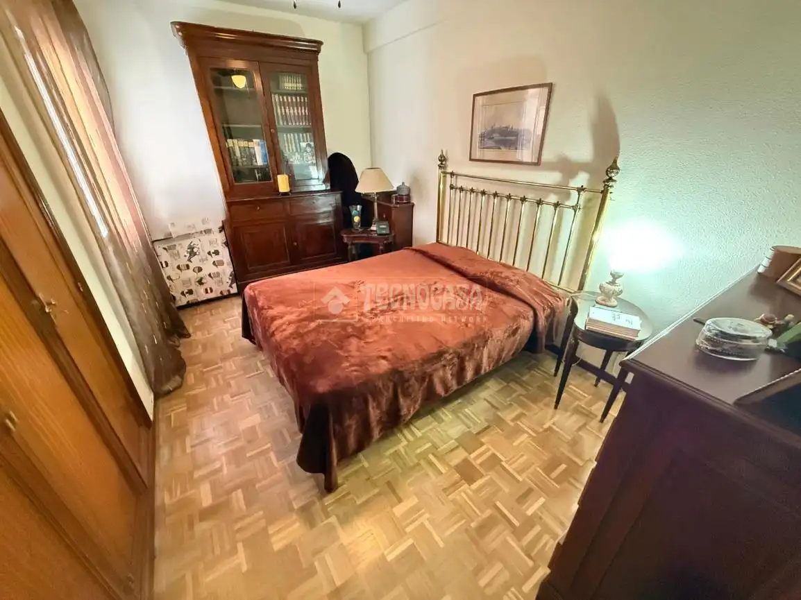 Habitación de Piso en venta en Madrid con Calefacción y Terraza
