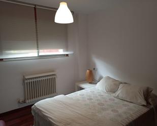 Bedroom of Flat to rent in Santiago de Compostela 