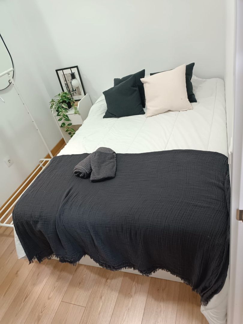 Bedroom of Flat to share in  Madrid Capital  with Heating, Furnished and Oven