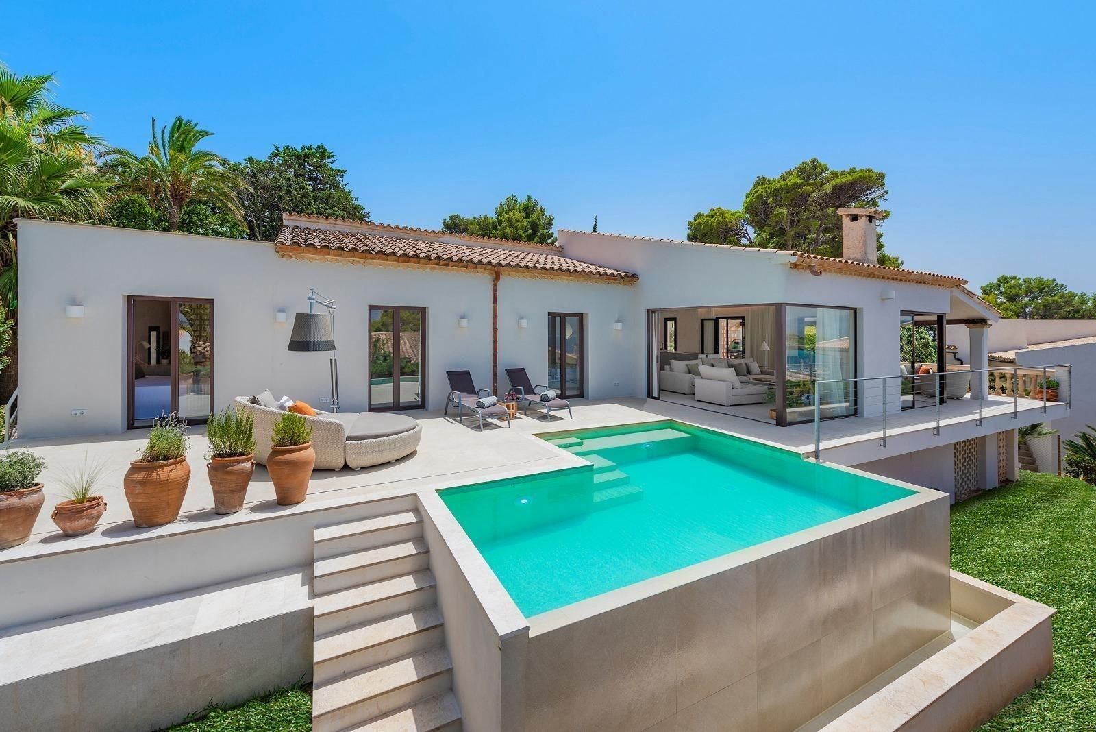 Exterior view of House or chalet to rent in Alcúdia  with Air Conditioner, Heating and Private garden