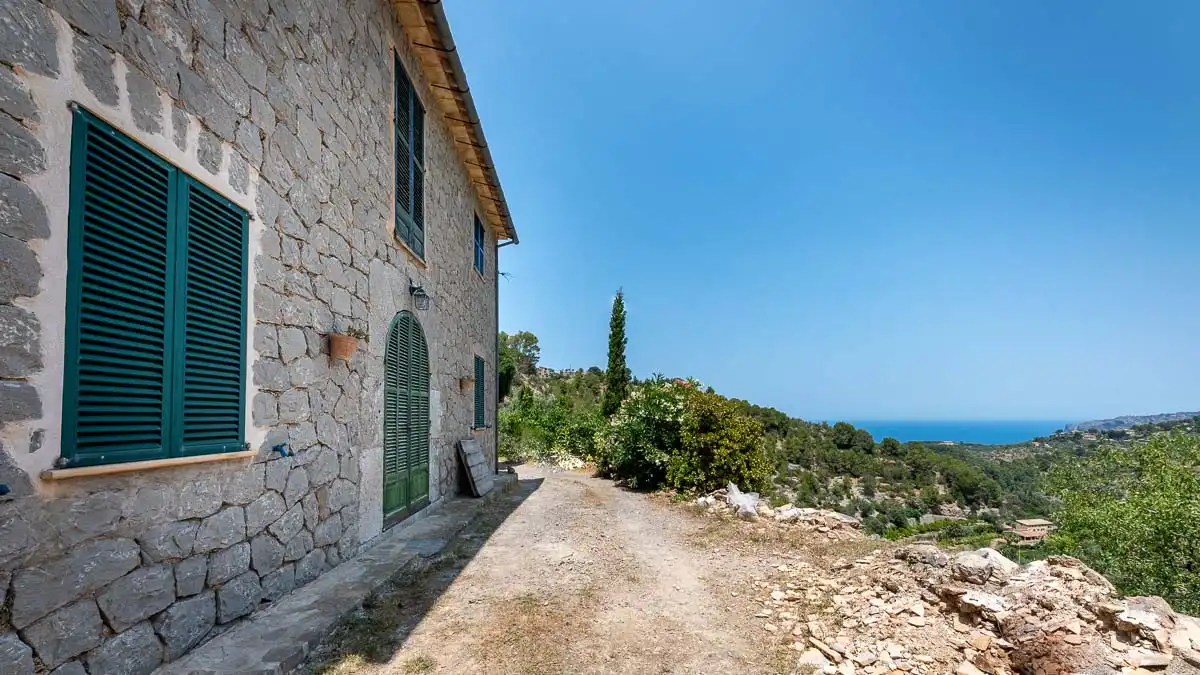 Country homes for sale in Deià
