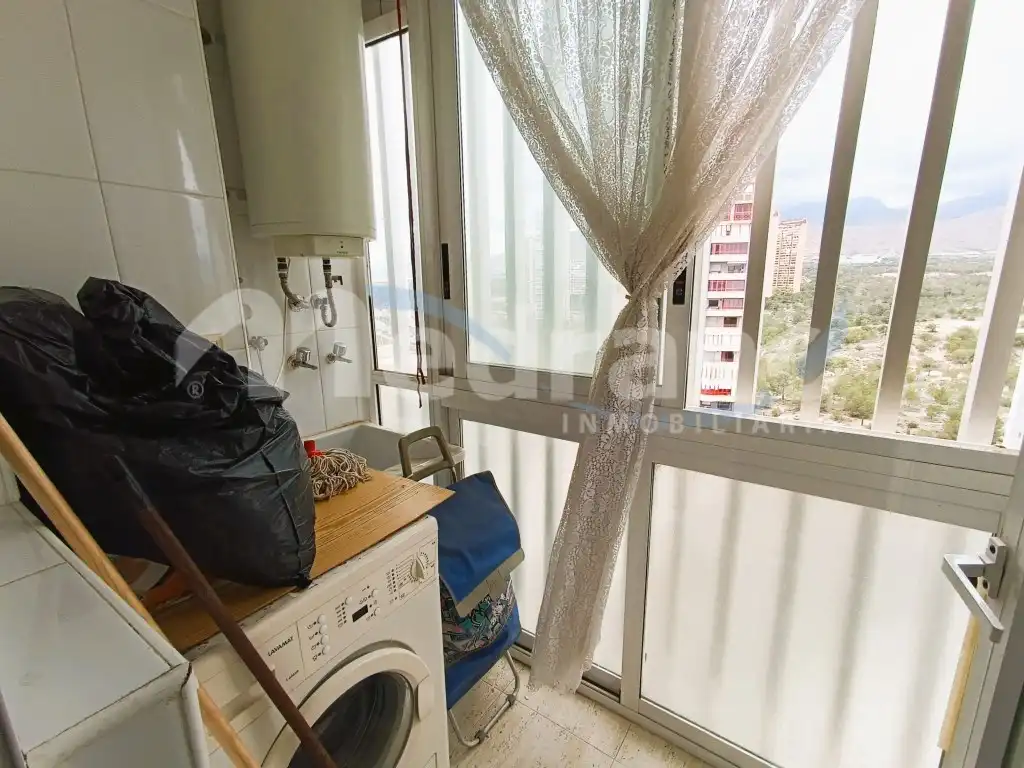 Habitación de Piso en venta en Benidorm con Jardín privado, Piscina y Amueblado