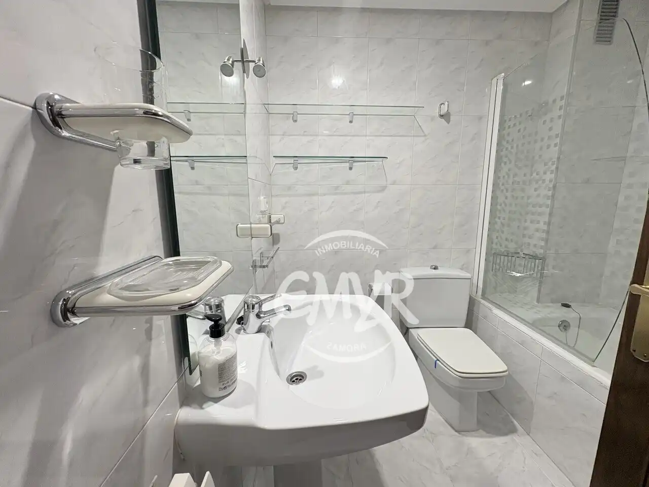 Badezimmer von Wohnung zum Verkauf in Zamora Capital  mit Heizung, Parkett und Abstellraum
