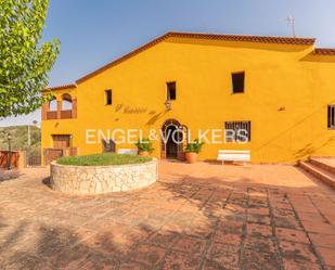 Vista exterior de Casa o xalet en venda en Dosrius amb Jardí privat, Terrassa i Piscina