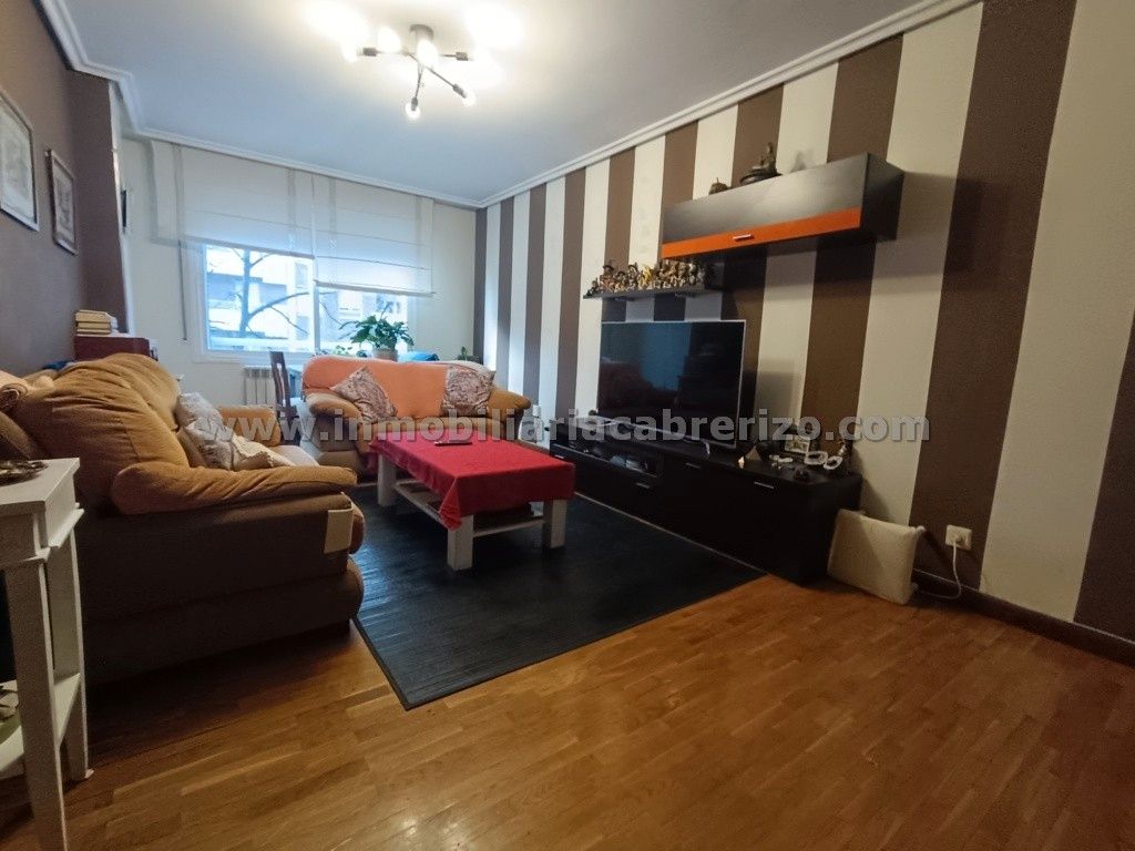 Living room of Flat for sale in  Logroño  with Heating, Parquet flooring and Terrace