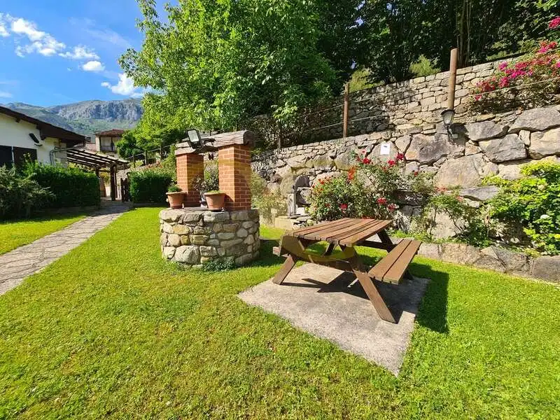 Terrassa de Casa o xalet en venda en Peñamellera Alta amb Calefacció, Jardí privat i Terrassa