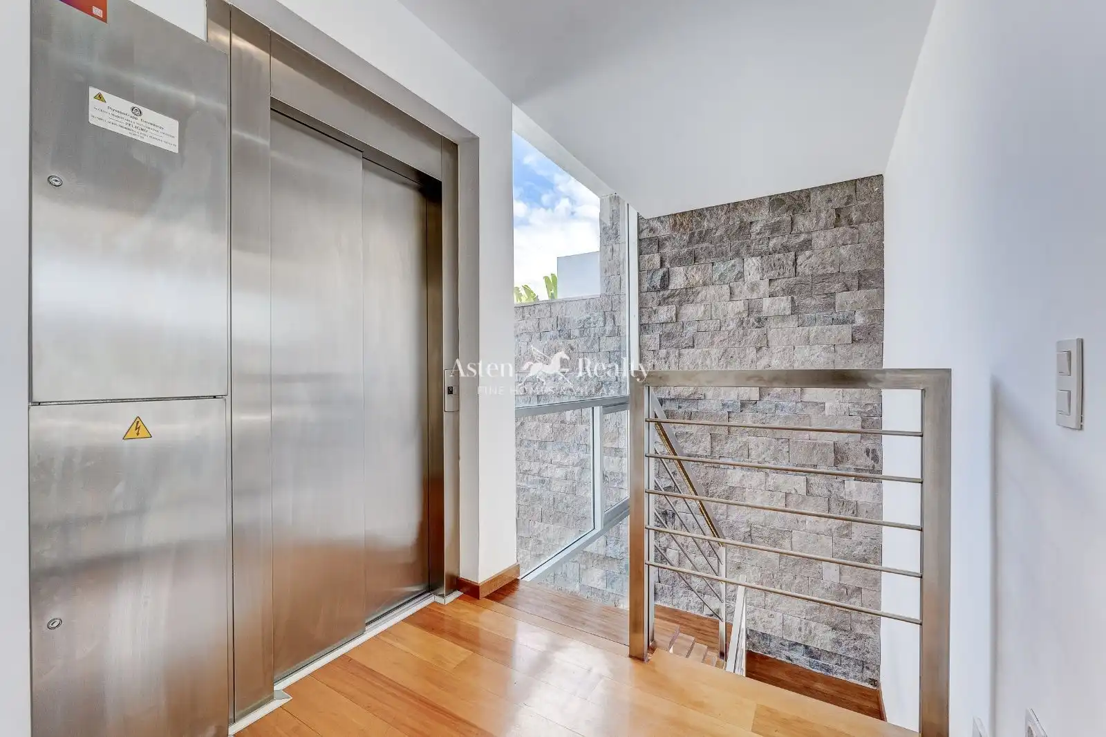 House with pool for sale in Londres, imagen 42
