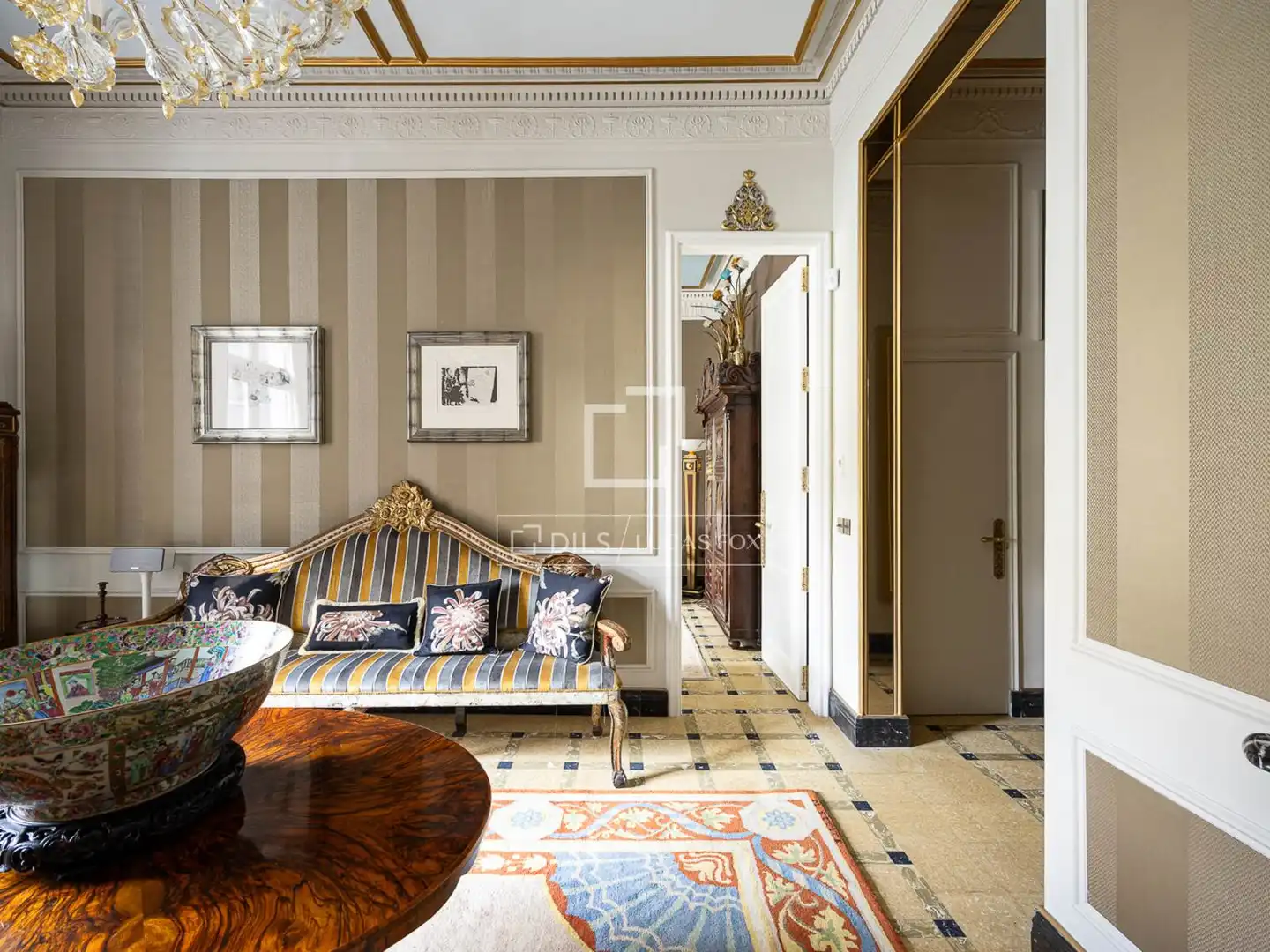 Flat for sale in Barcelona  with Air Conditioner, Heating and Furnished