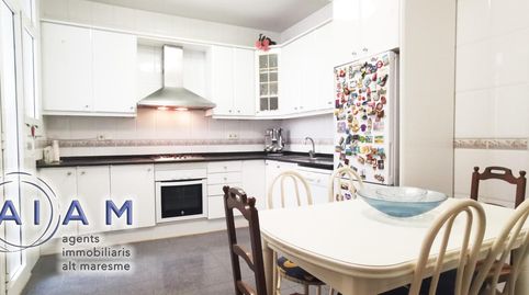 Edificio con local comercial y vivienda tipo dúplex en venta en carrer Església, Calella, imagen 5