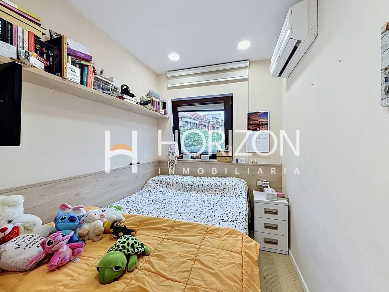 Bedroom of Detached homes for sale in Barcelona  with Air Conditioner, Heating and Private garden