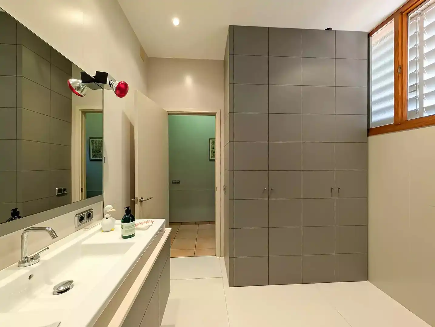 Bathroom of Houses for sale in Banyoles  with Swimming Pool and Furnished