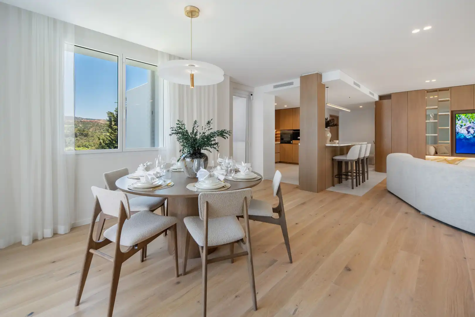 Esszimmer von Dachboden zum Verkauf in Marbella mit Klimaanlage, Terrasse und Schwimmbad