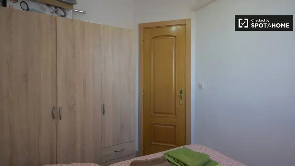 Bedroom of Flat for rent in Madrid  with Air Conditioner, Heating and Furnished