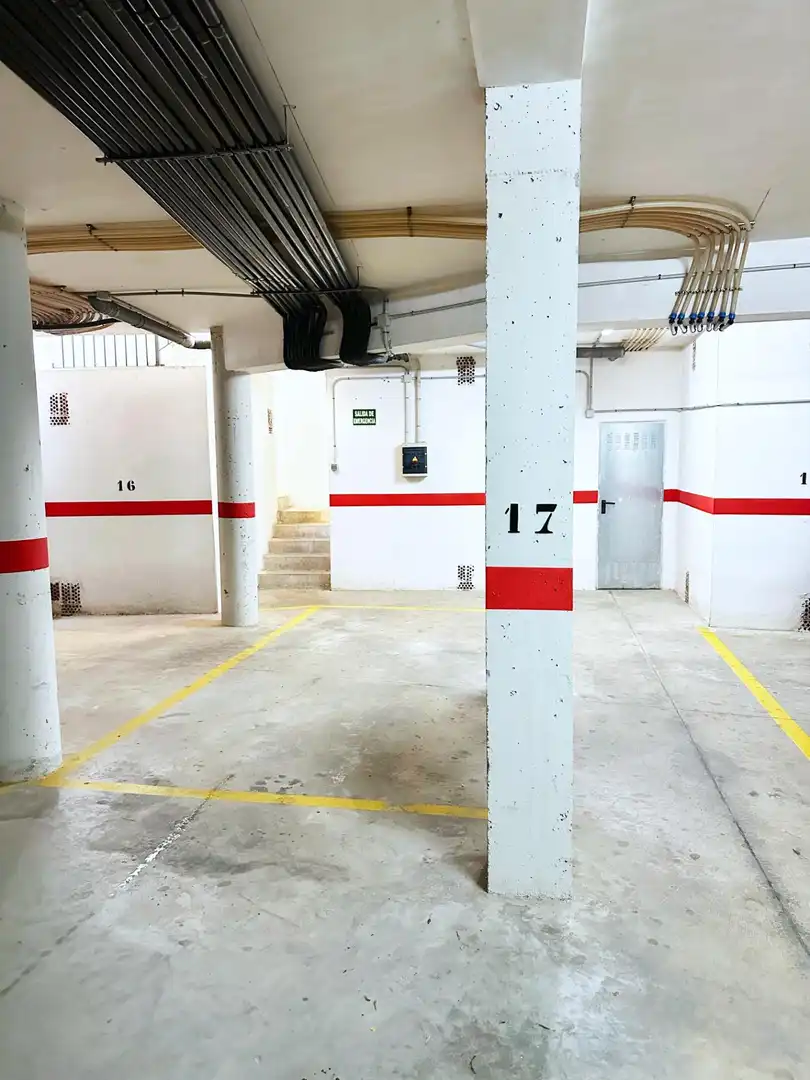 Parking de Casa adosada en venta en Castelló de Rugat con Aire acondicionado, Calefacción y Jardín privado