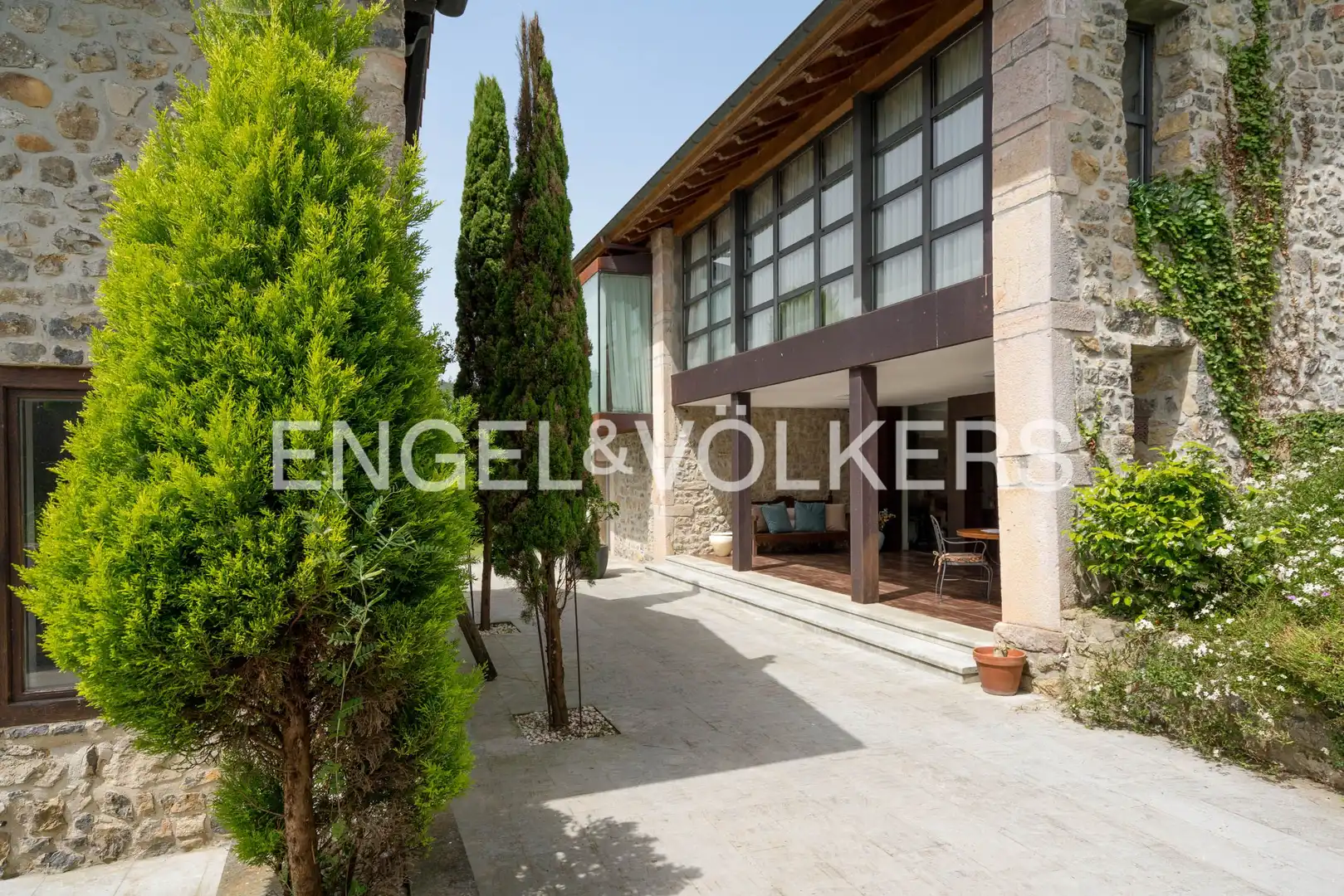 Vista exterior de Casa o chalet en venta en Cangas de Onís con Calefacción, Jardín privado y Terraza