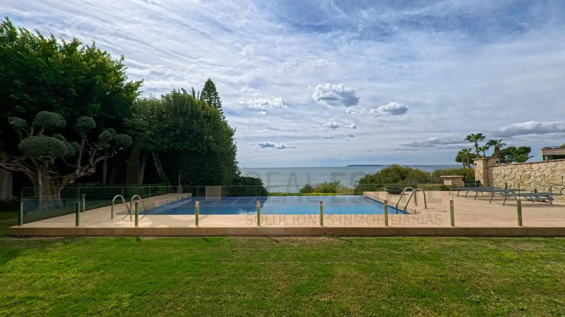 Piscina de Casa o xalet en venda en Alicante / Alacant amb Calefacció, Jardí privat i Terrassa