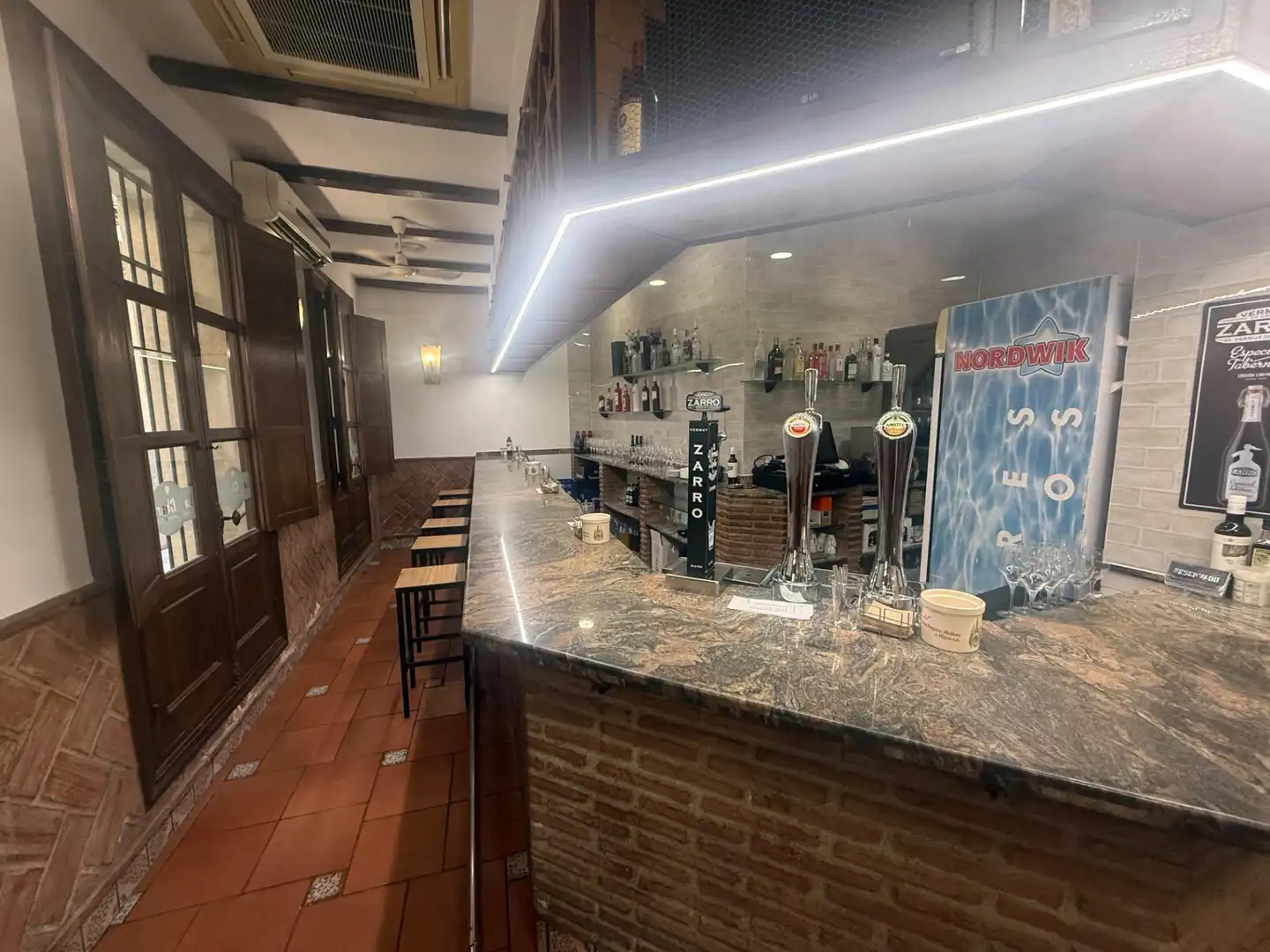 Business premises for transfer in Calle Calle Trajano, imagen 12