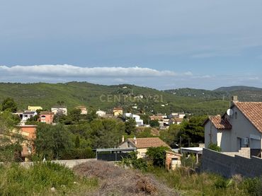 Wohnbaugrundstück zum Verkauf in Carrer del Besòs, Can Gordei, Spain 14