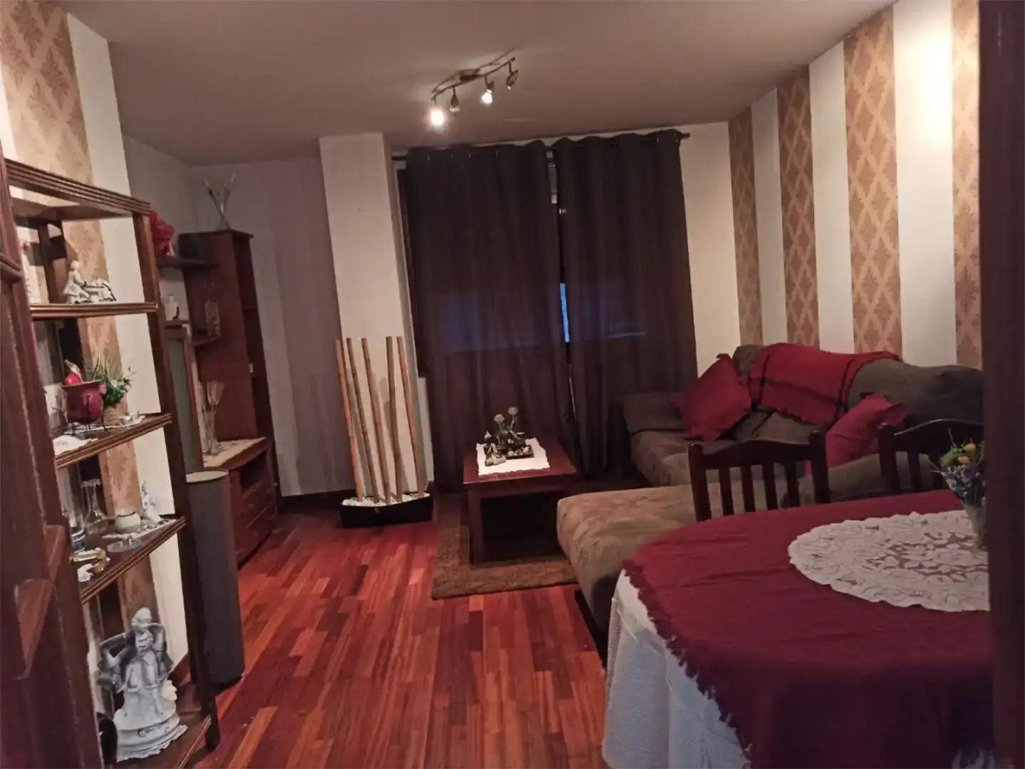 Sala d'estar de Pis en venda en Moraña amb Parquet, Traster i Piscina comunitària