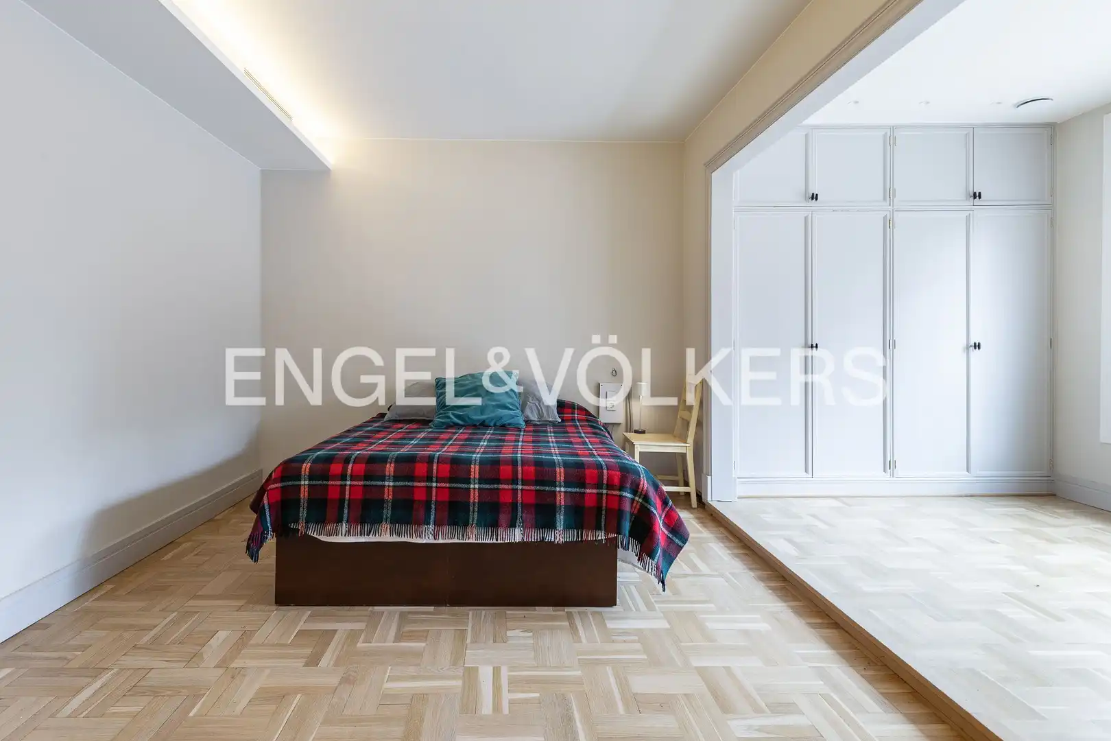 Bedroom of Flat for sale in Barcelona  with Air Conditioner, Heating and Parquet flooring