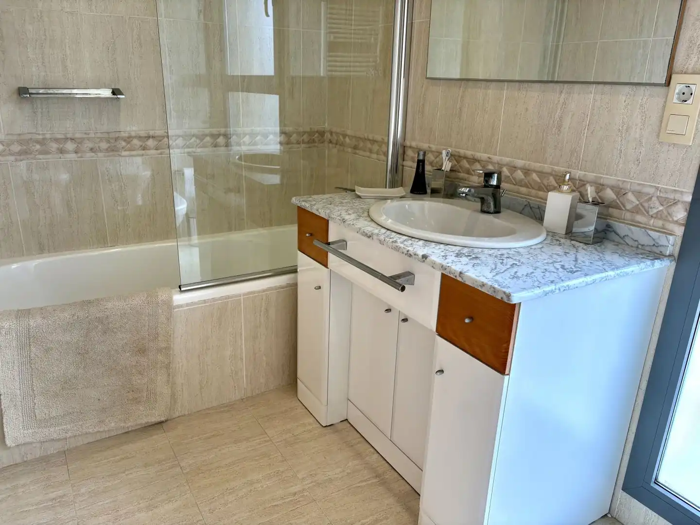 Bathroom of Flat for rent in Castellón de la Plana / Castelló de la Plana  with Air Conditioner, Heating and Terrace